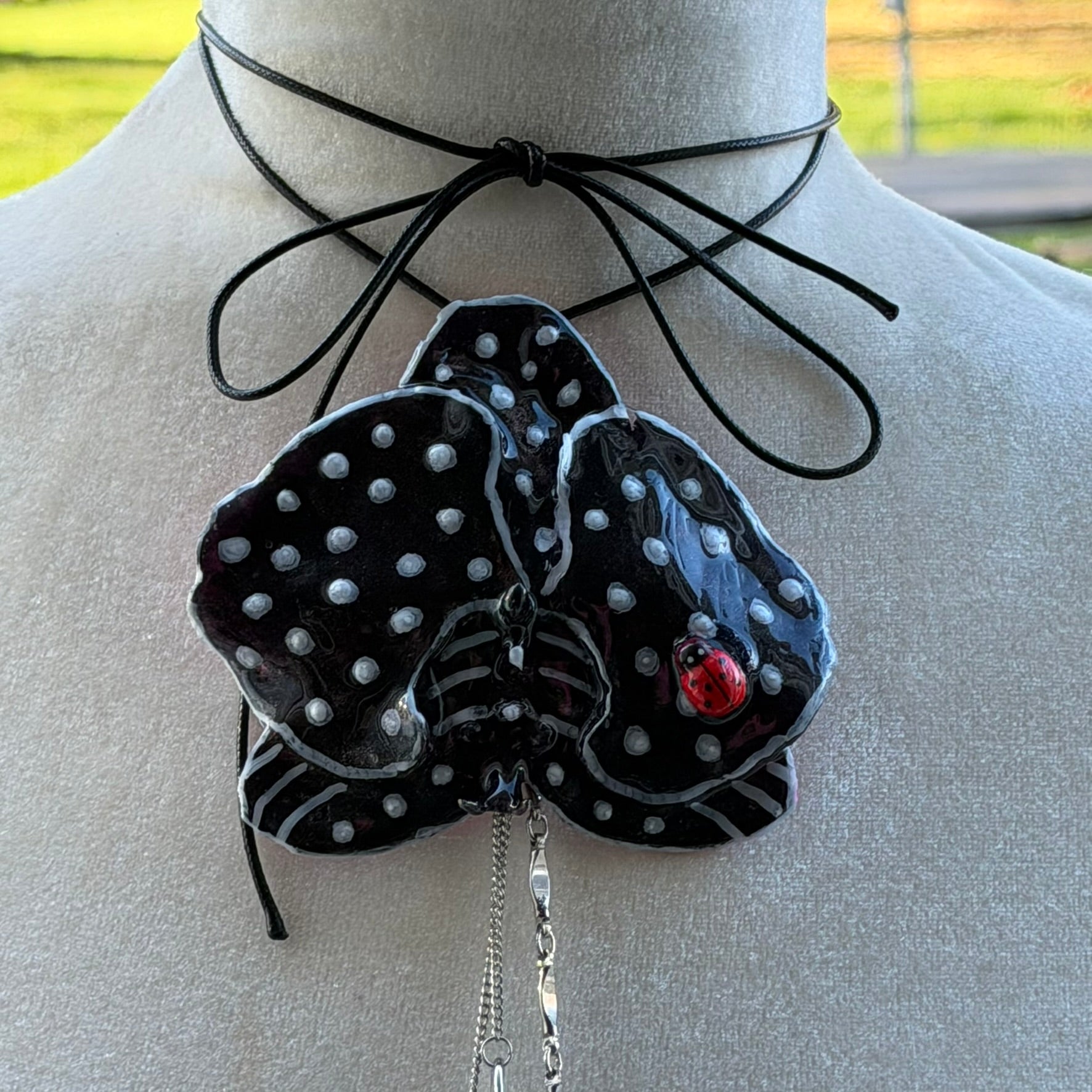 Noiré Necklace
