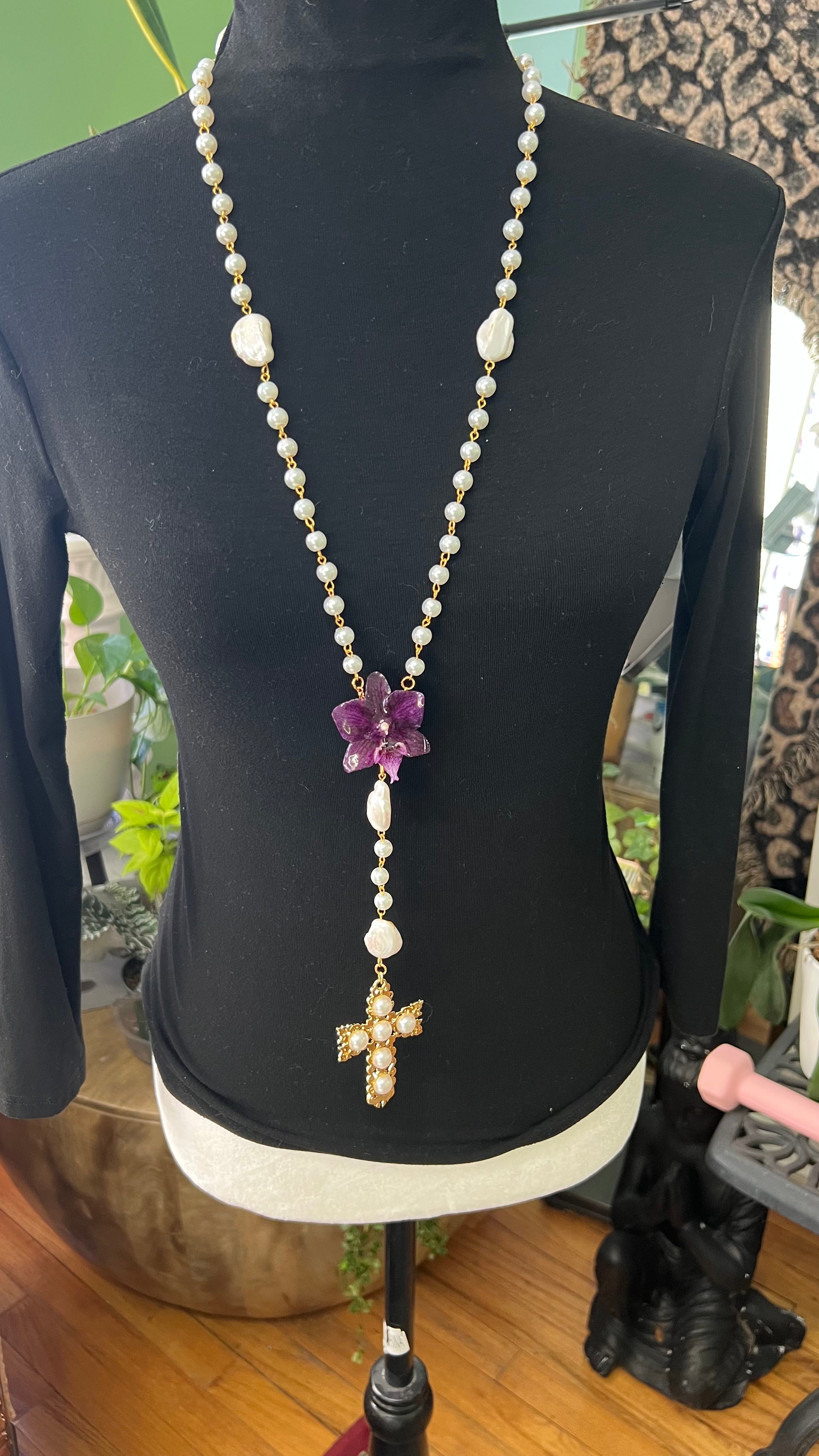 Oracion de la Orquidea Eterna Necklace