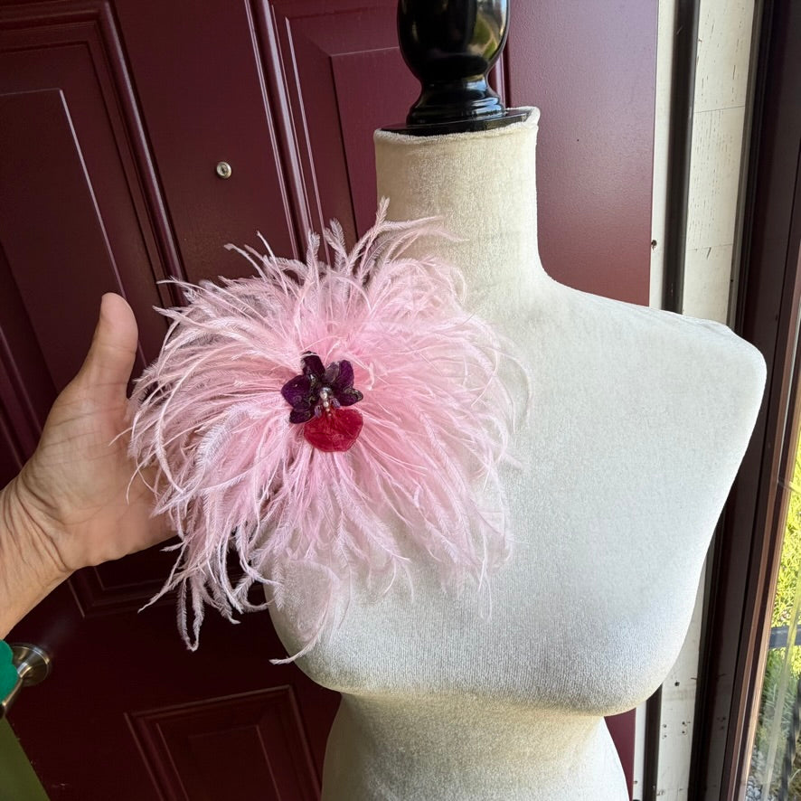 RoselleBrooch